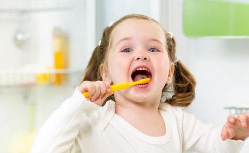 宝宝嘟嘟嘴背后竟是牙床突出？警惕婴幼儿口腔用品的使用误区